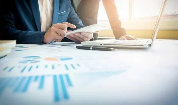 E-ticaret ve pazar yeri satışlarının dijital ekranda analiz edilmesi